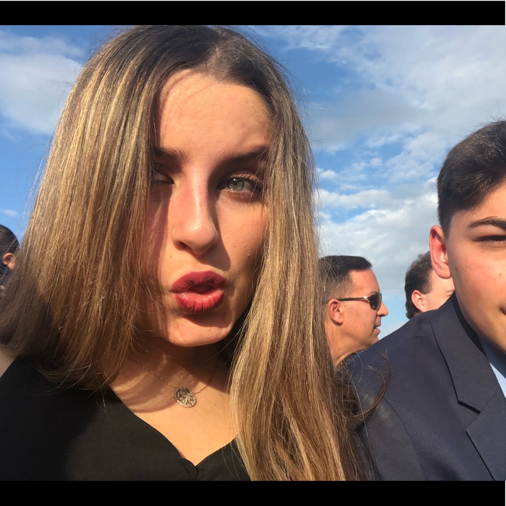 Meet your Posher, Maria